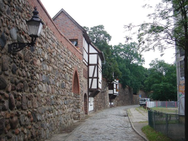 Eingemauert